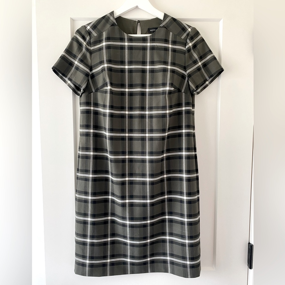Banana Republic Shift Dress Green Plaid